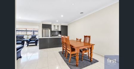🏡 !! Spacious 3-Bedroom Home with Comfort & Convenience in Tarneit – Close to Schools, Shops & Transport – For Rent !! - Photo 4