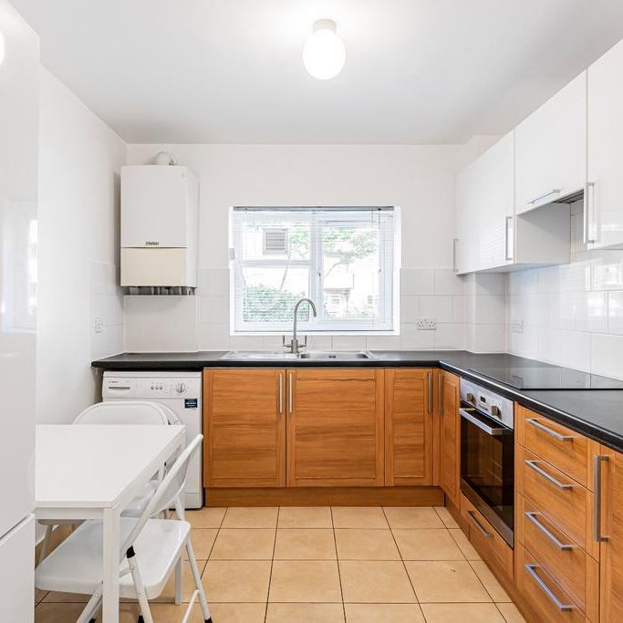 3 bedroom apartment to rent - Photo 1