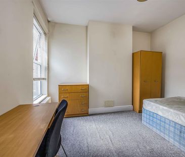 House For Rent Fawcett Road, Southsea - Photo 2