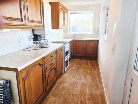 2 bedroom terraced house to rent - Photo 4