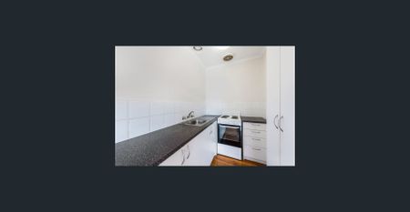 Leafy Garden Aspect Apartment - Photo 4