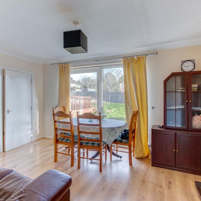 3 bedroom semi-detached house to rent - Photo 1