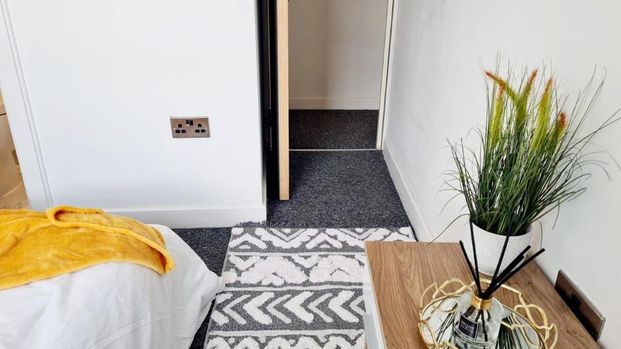 1 bedroom in a house share to rent - Photo 1