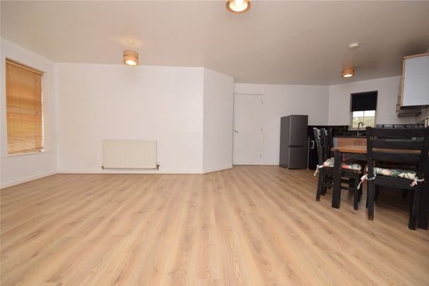 15, Raynville Way, Leeds, West Yorkshire, LS12 2JZ - Photo 1