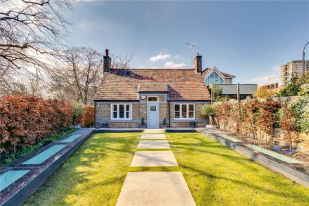 4 bedroom detached house to rent - Photo 3