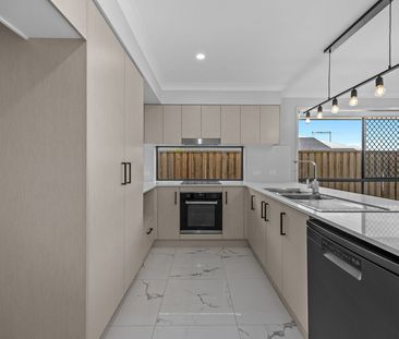 4 Carnelian St, Collingwood Park QLD 4301 - House For Rent | Domain - Photo 1