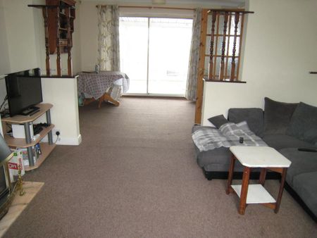 2 bedroom terraced house to rent - Photo 2