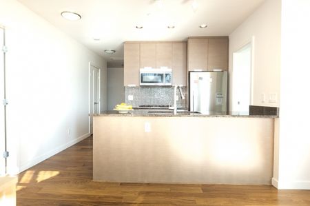 Penthouse in Vancouver West Side, BC - Photo 4