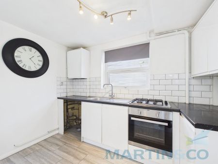 1 bedroom ground floor flat to rent - Photo 5