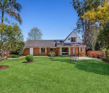 CHARMING FAMILY HOME IN A PEACEFUL CUL-DE-SAC - Photo 1