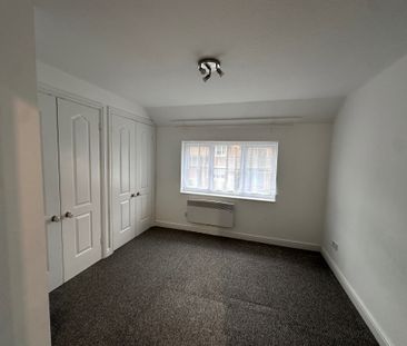 Nell Gwynn Close - Photo 2