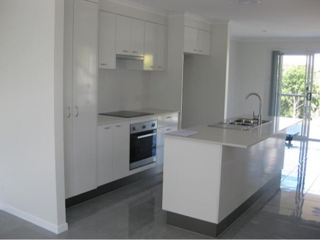 Unit 2, 15 Hardiman Street, Woody Point, QLD - Photo 2