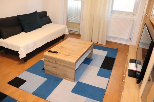 De inchiriat apartament 3 camere – zona Medicina- - Photo 1