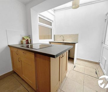 3 bedroom terraced house to rent - Photo 6