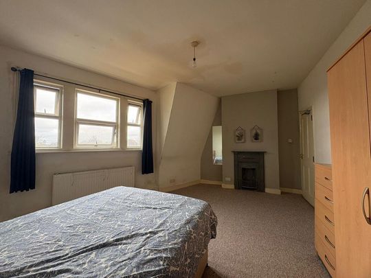 1 bedroom in a house share to rent - Photo 1