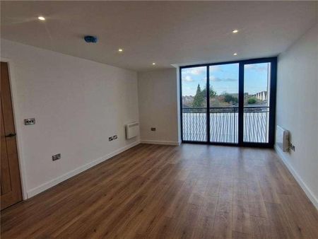 Tealing Drive, Epsom, Surrey, KT19 - Photo 2