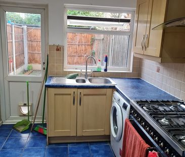 2 Bed Terraced House, Aldborough Road South, IG3 - Photo 4