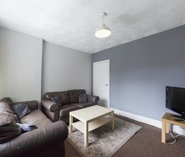 4 bedroom terraced house to rent - Photo 5