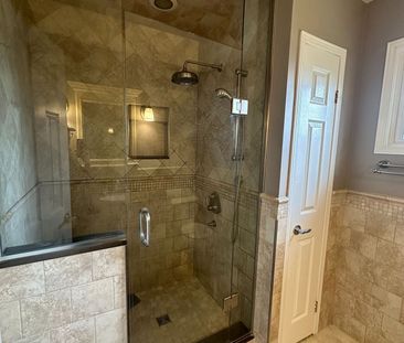 For Lease - 9 Chadburn Crescent, Aurora, Ontario - Photo 1