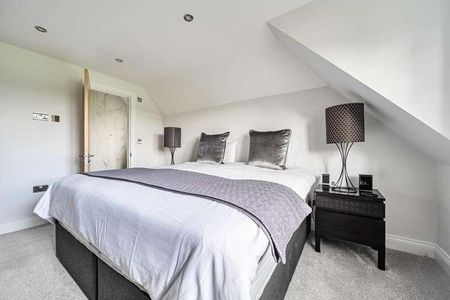 Bishops Green, Newbury, RG20 - Photo 5