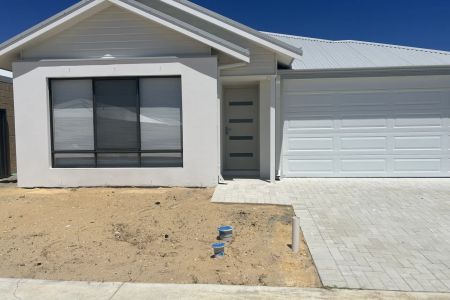 Modern Coastal Living - Brand New Family Home - Photo 3