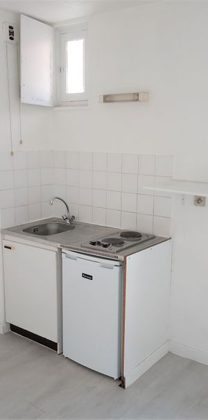 Location Appartement 1 pièce 23m² AIX EN PROVENCE 90ème - Photo 1