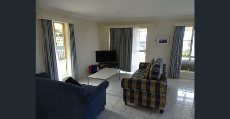 House To Rent - Photo 4