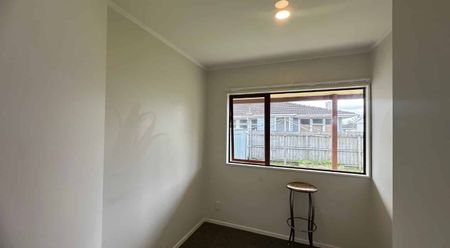 Cozy 3-Bedroom Family Home - Photo 4