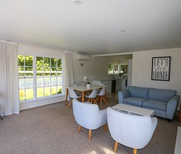 Fendalton – Two Bedrooms – beautiful setting - Photo 1