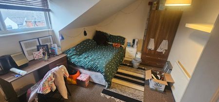 6 Bed - 7A Cross Chapel Street, Headingley, Leeds - LS6 3JE - Student - Photo 4