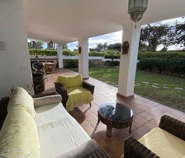 3 bedroom luxury Flat for rent in Nueva Andalucia, Spain - Photo 2