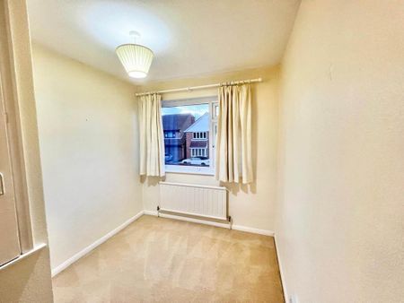 3 bedroom semi-detached house to rent - Photo 2