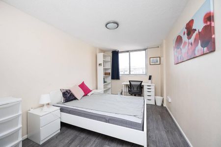 3 bedroom flat to rent - Photo 4
