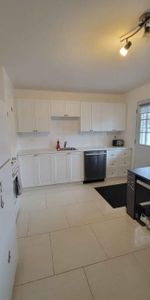 TRÈS BEAU 4 1/2 - MODERNE - QUARTIER CALME - Photo 3