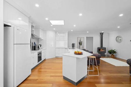 Spacious Family Retreat - Photo 5