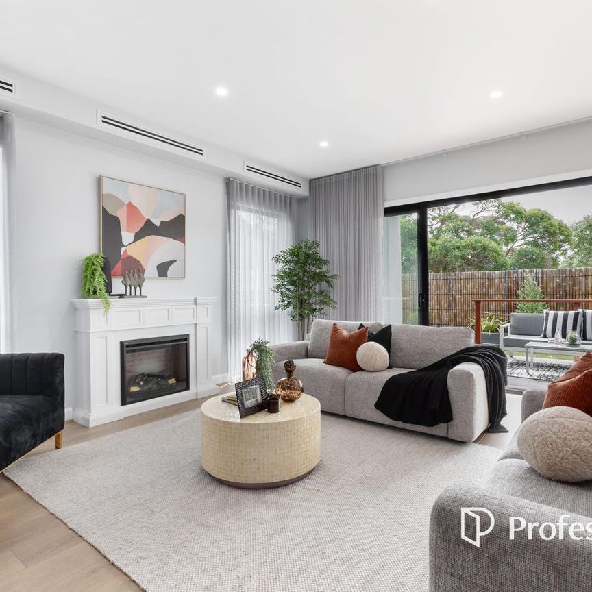 Vogue Single-Level Luxury Family Home with Designer Appeal - Photo 1