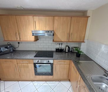 1 bedroom in a house share to rent - Photo 2