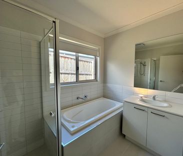 Spacious Family Home - Photo 4