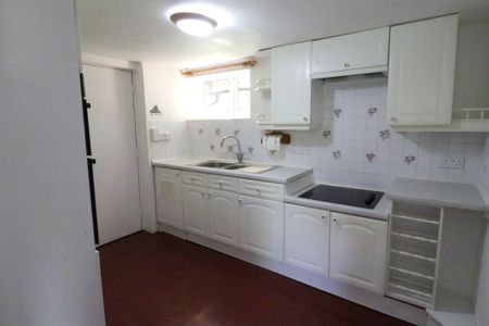 Little Hyden Lane, Waterlooville - Photo 5