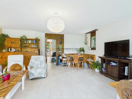 Traumhaftes Wohnen am Fusse des Üetlibergs - Stilvolles 6.5-Zimmer-Doppelhaus - Photo 3