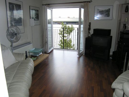 2 Bed Flat, Ferguson Close, E14 - Photo 1