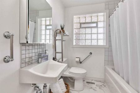 For Lease - 77 Woodgarden Crescent, Toronto, Ontario - Photo 3