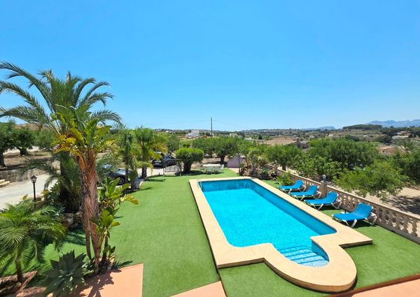 WIDE ESTATE FOR RENT IN TEULADA FOR LONG TERM