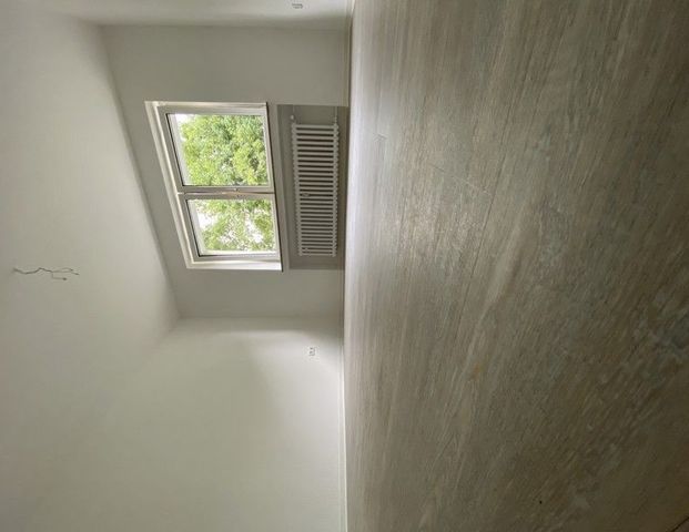 Ruhiges Wohnen: bezugsfertige 3,5-Zimmer-Wohnung (optional mit Mietergarten) - Photo 1