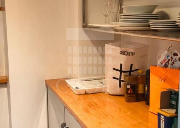 Piazza del Popolo: Lovely, modern 1 bedroom in private Villa. Entrance, spacious living-dining, fully equipped kitchen, bath and private terrace. Parquet floors Air conditioning, bright and silent. rif 364