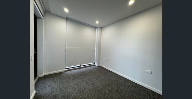 Modern 2-Bedroom Apartment with Parking - Photo 1