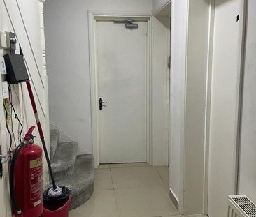 1 bedroom in a house share to rent - Photo 6