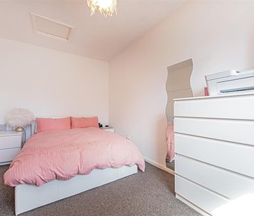 House To Let - Photo 4