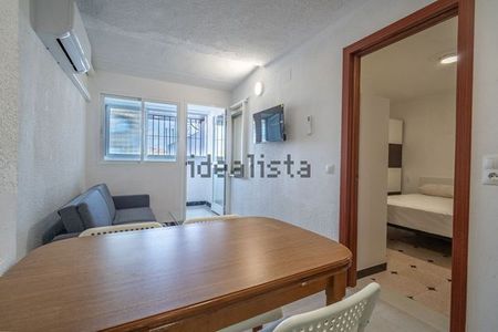 Alquiler de piso en Calle Aljaima - Photo 2