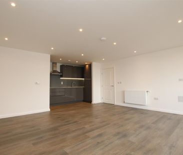 2 bedroom Apartment to let - Photo 5